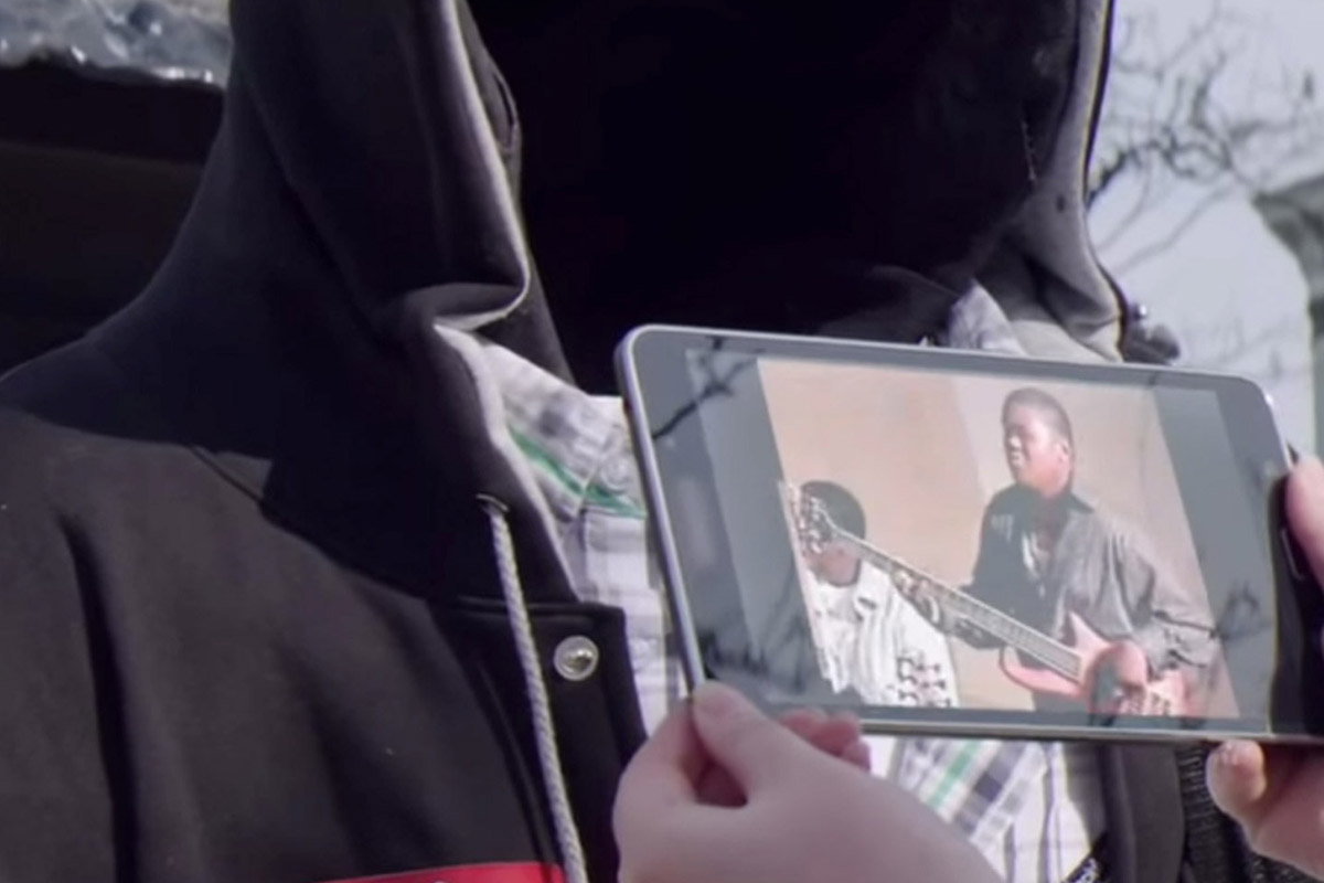 The Unforgotten mobile experience using visual markers